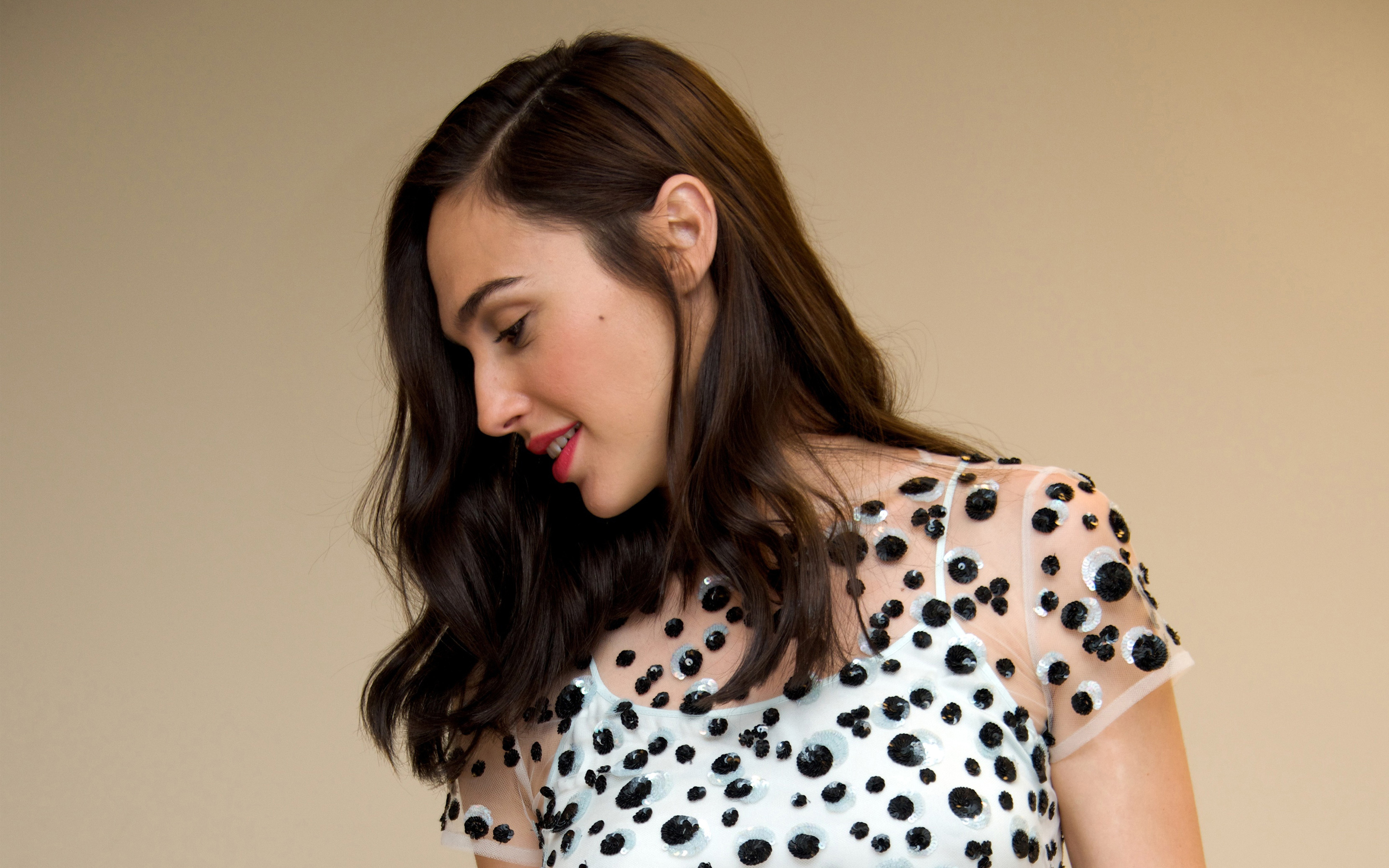 Gal Gadot Wallpaper