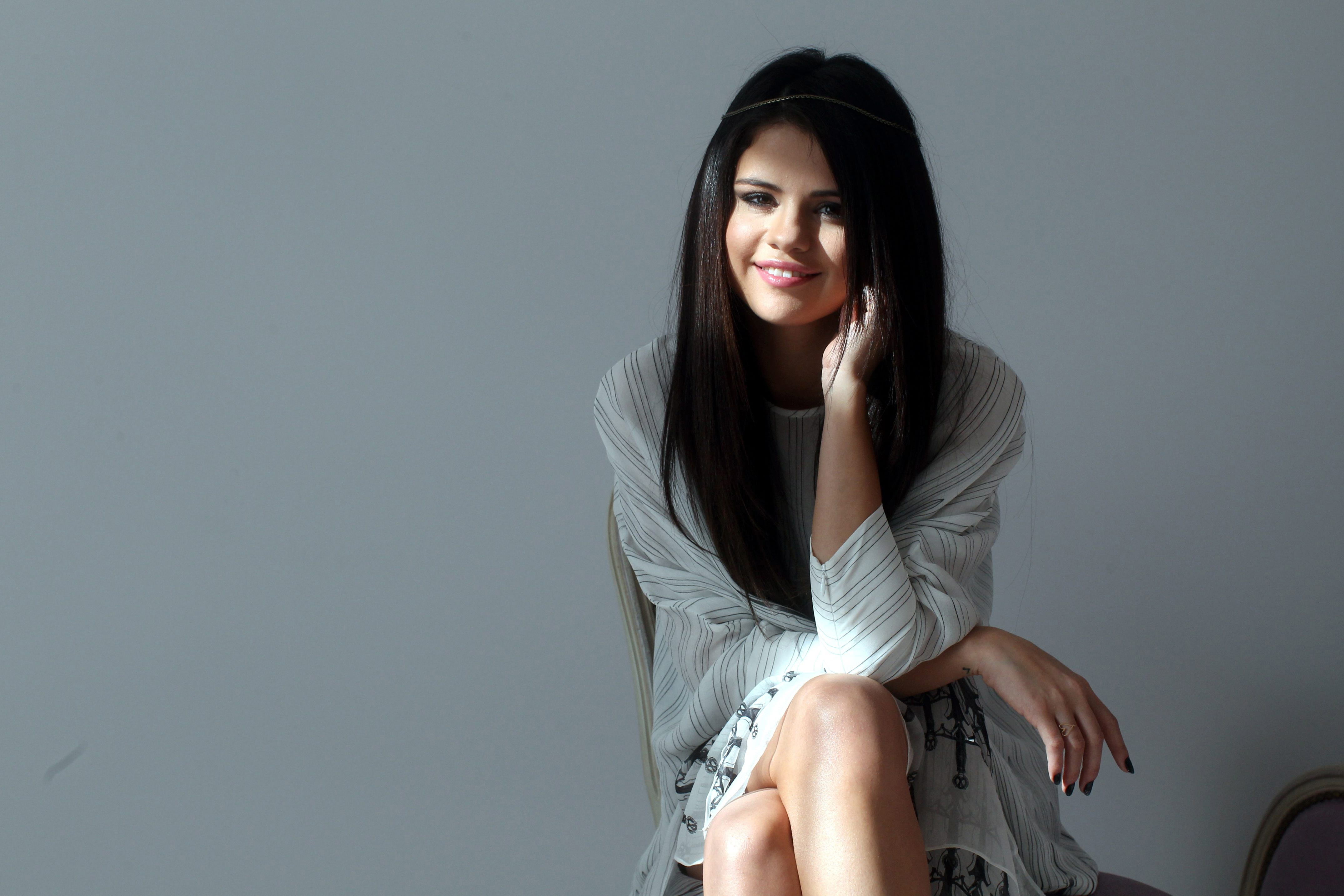 Selena Gomez Wallpaper