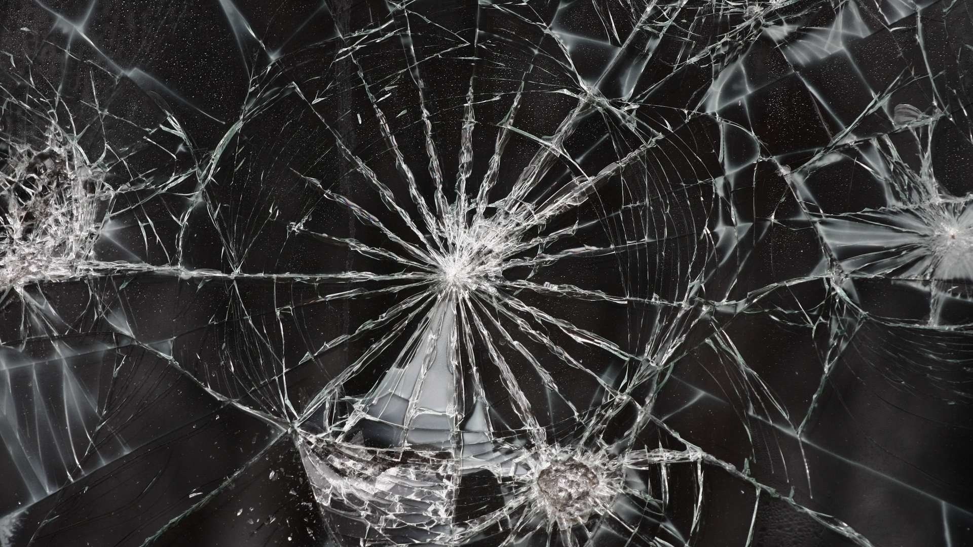 broken screen wallpaper