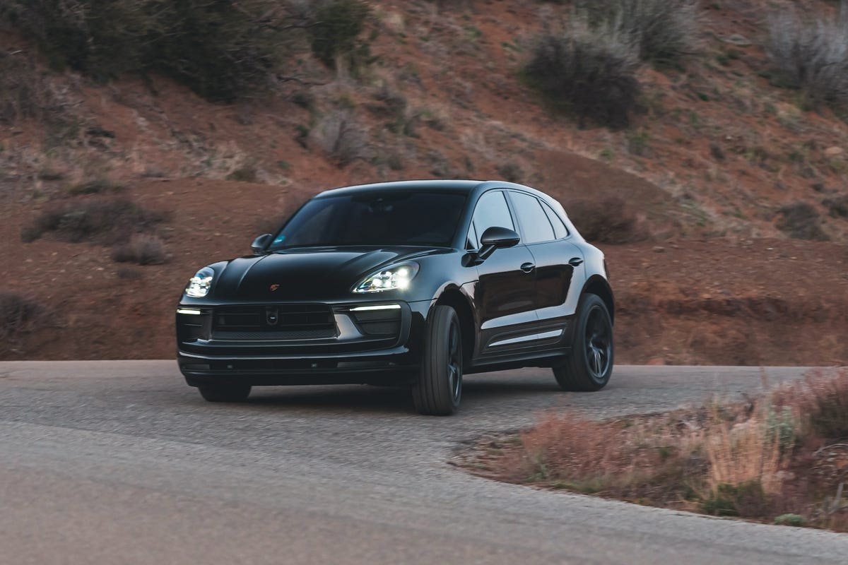 Porsche Macan 2023 Wallpaper