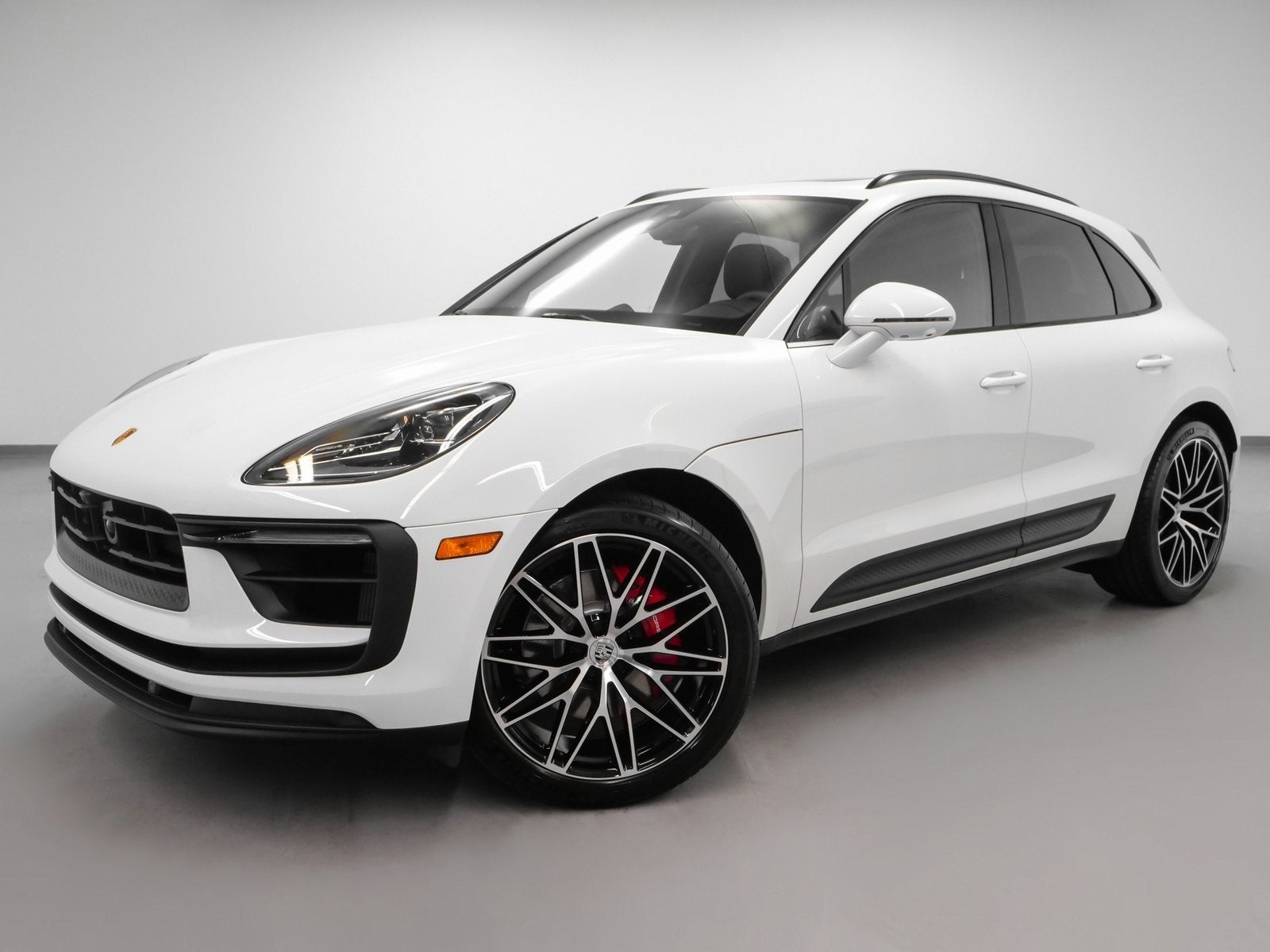 Porsche Macan 2023 Wallpaper