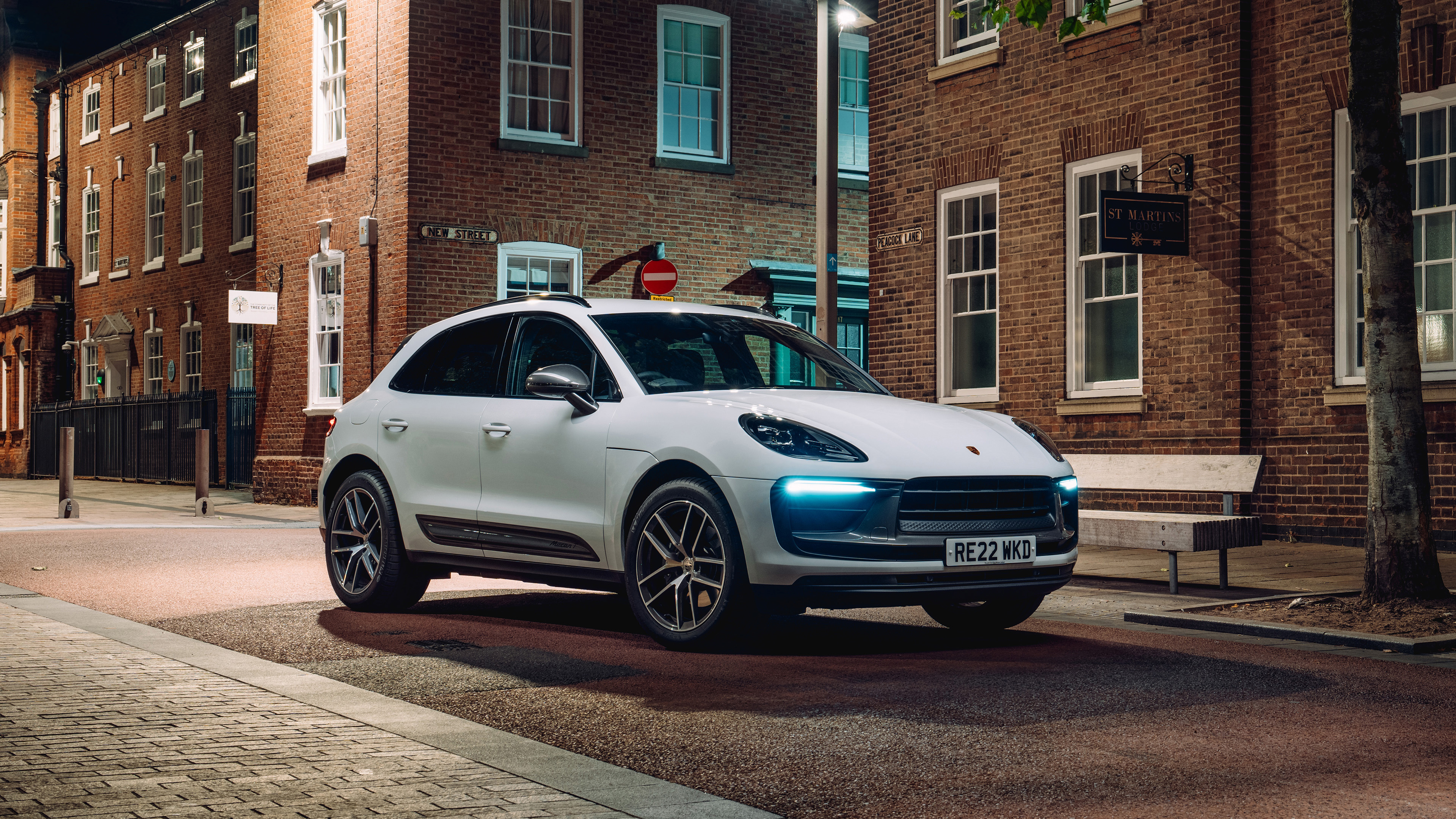 Porsche Macan 2023 Wallpaper