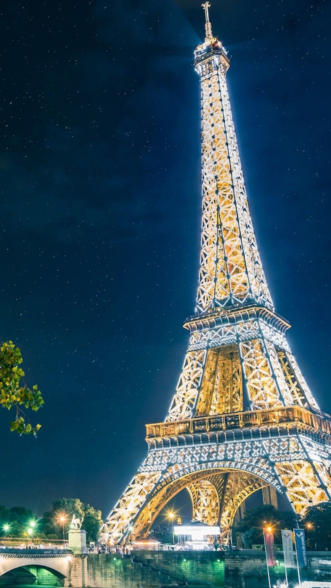 Eiffel Tower Wallpaper