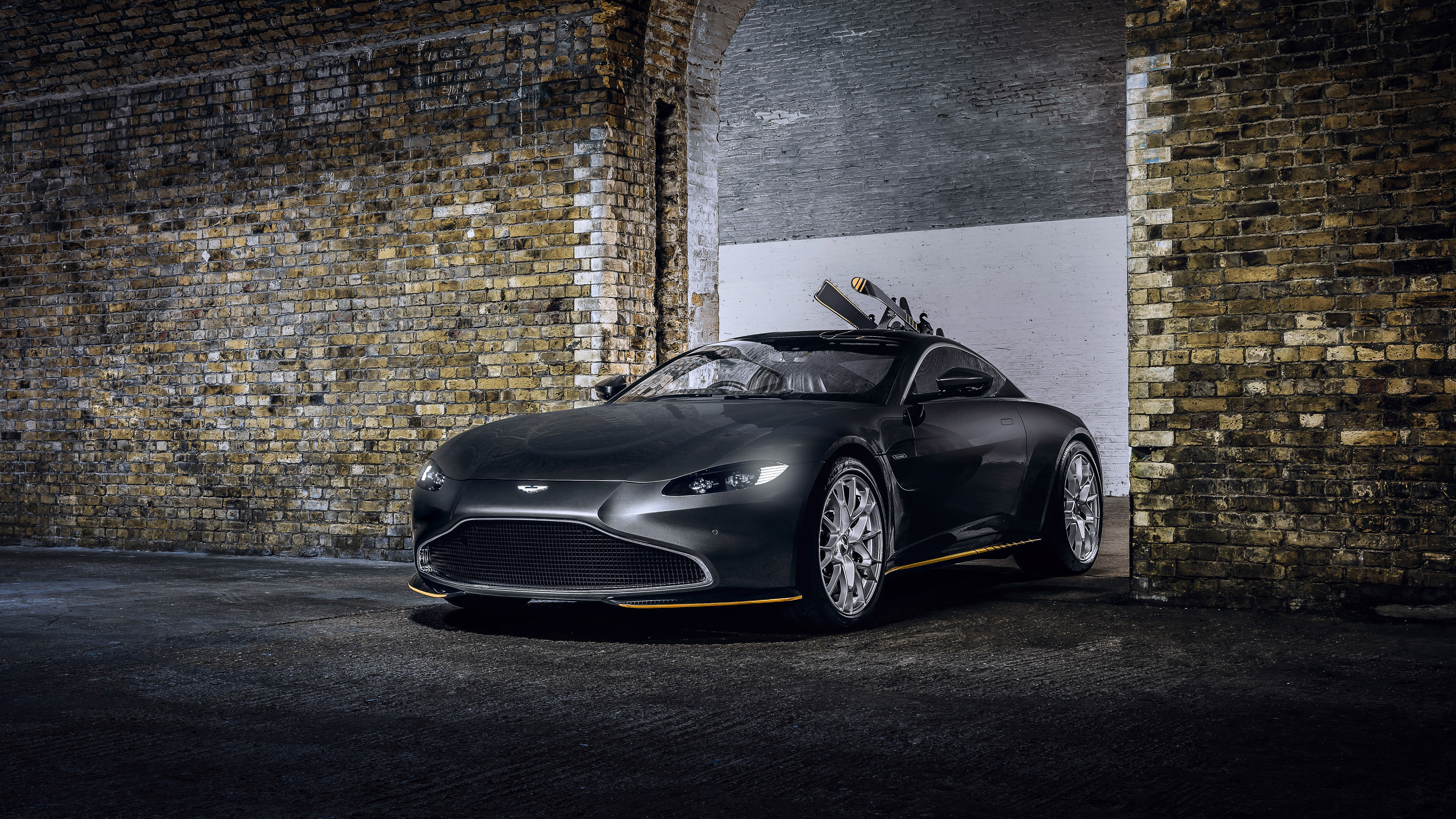 Aston Martin Wallpaper